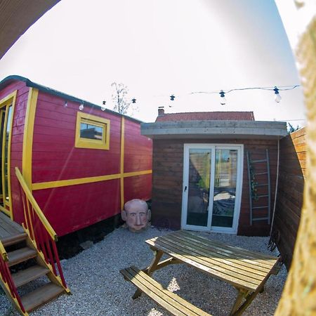 Roulotte Et Sauna De Tonton Bouvy Au Domaine Du Reuze Winnezeele Esterno foto